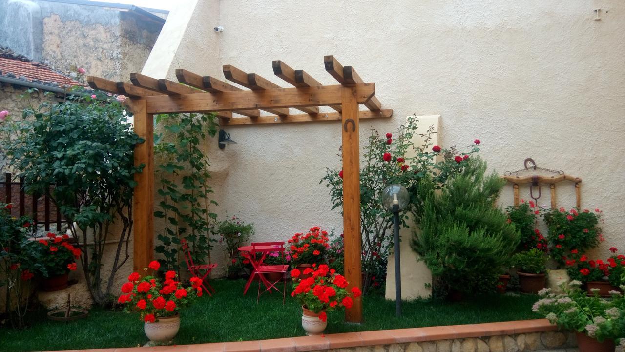 B&B A Casa Di Nonna Massa d'Albe Eksteriør billede