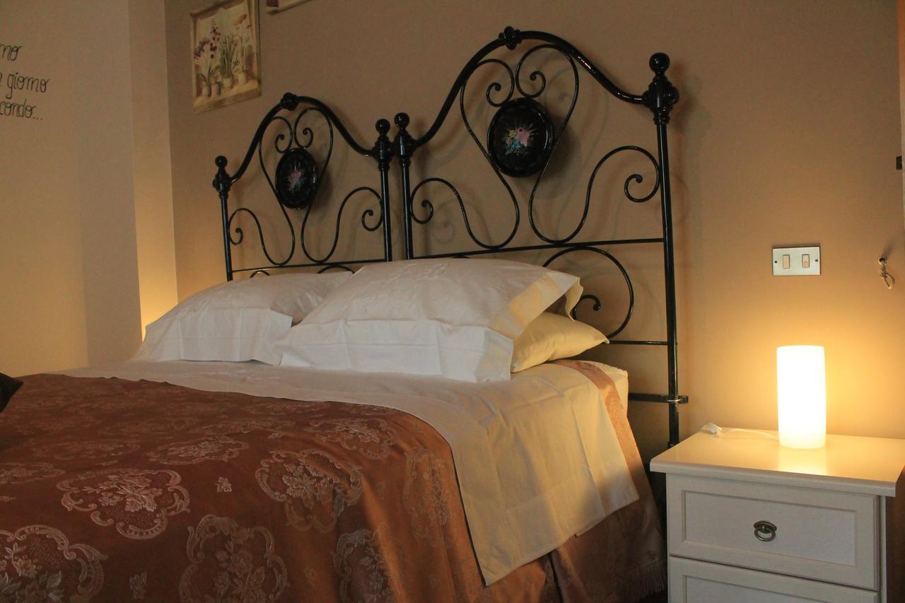 B&B A Casa Di Nonna Massa d'Albe Eksteriør billede