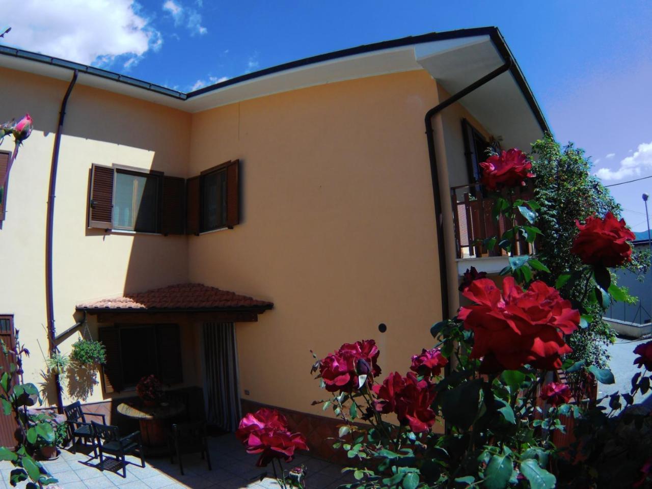 B&B A Casa Di Nonna Massa d'Albe Eksteriør billede